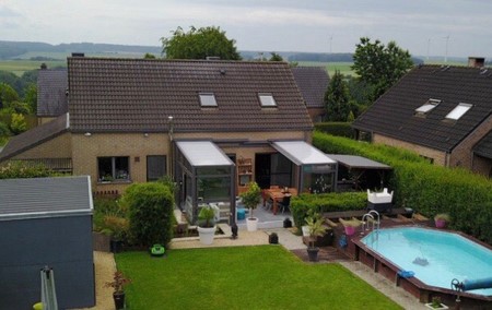 Building a terrace shelter in the province of Namur