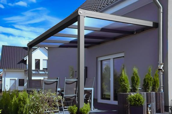 The pergola: an effective way to protect your Jacuzzi