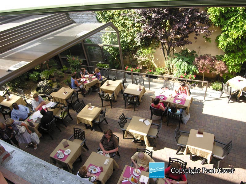Optimisez votre terrasse professionnelle avec la véranda à toit ouvrant!