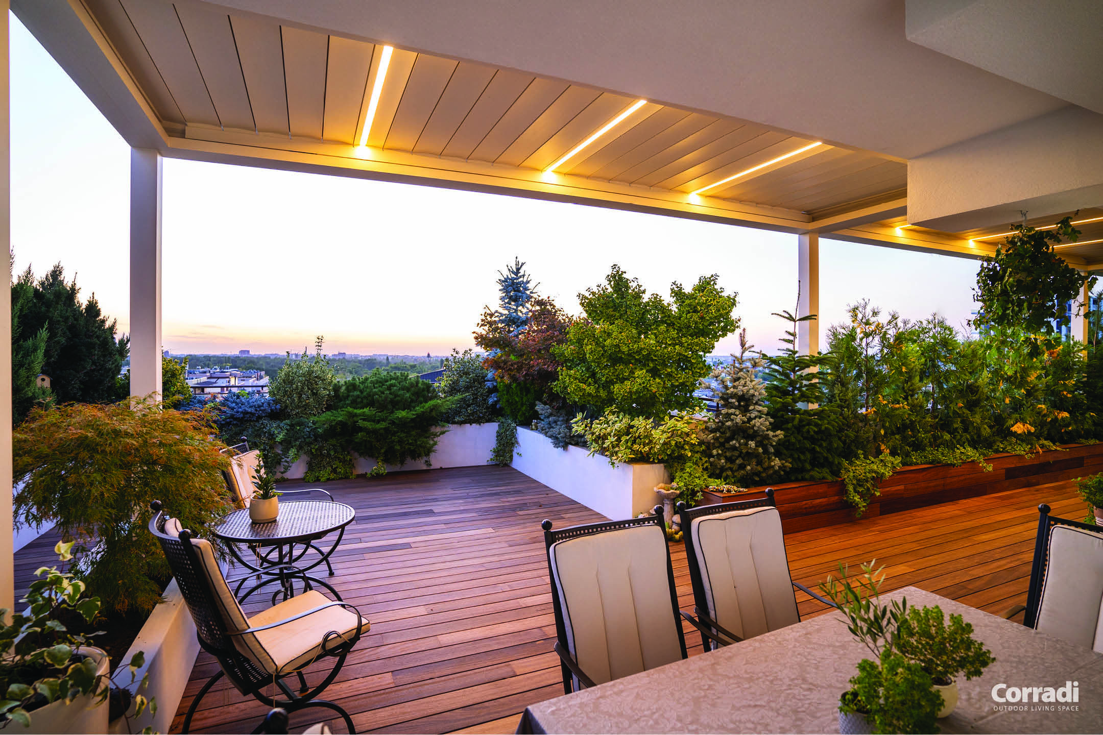 Pergola pour la terrasse en bois d'un appartement