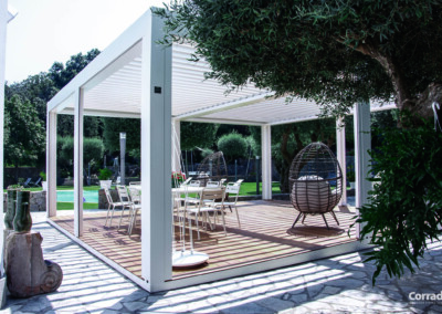pergola blanche avec terrasse