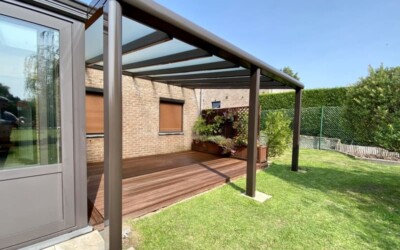 Pergola autoportante ou adossée au mur : quelle structure choisir?